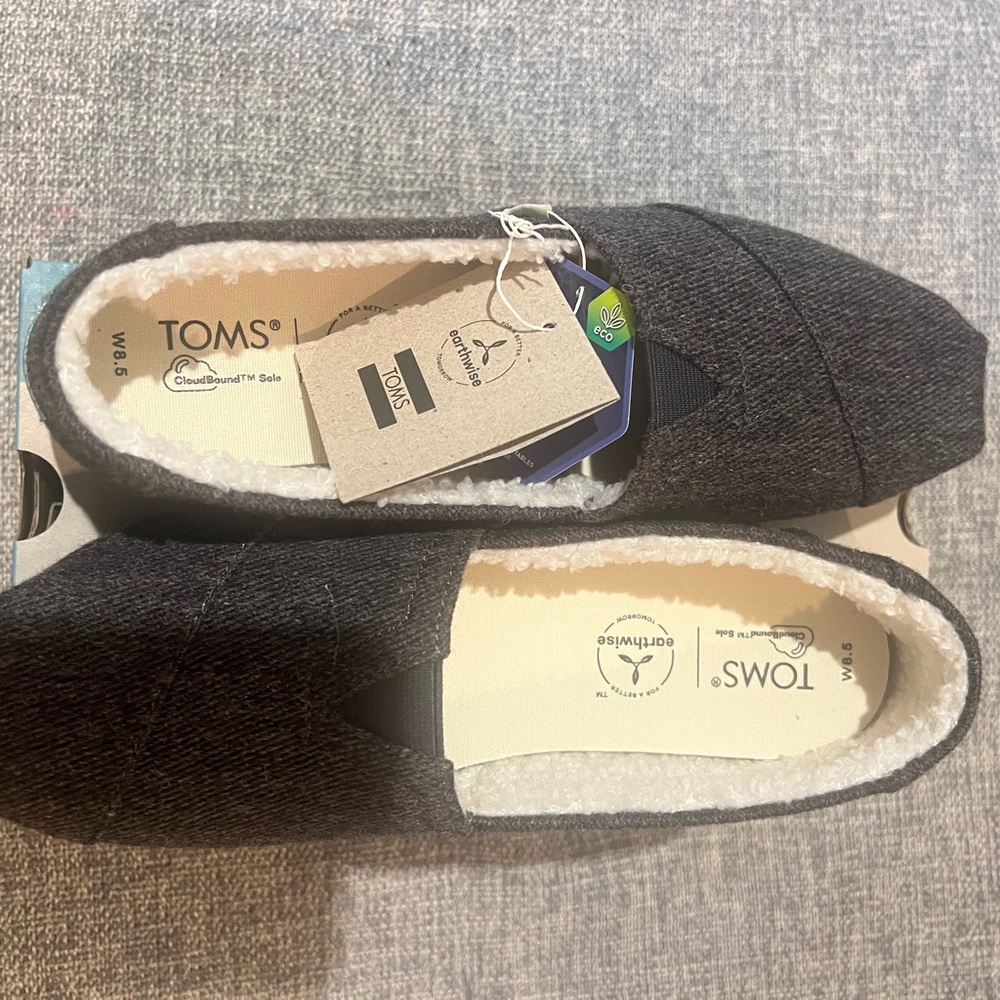 NWT Smoke Grey Toms  Flats with Cream Faux Shearling Lining